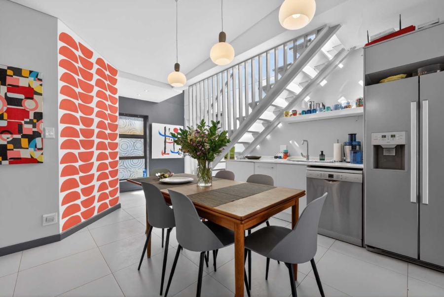 2 Bedroom Property for Sale in Green Point Western Cape